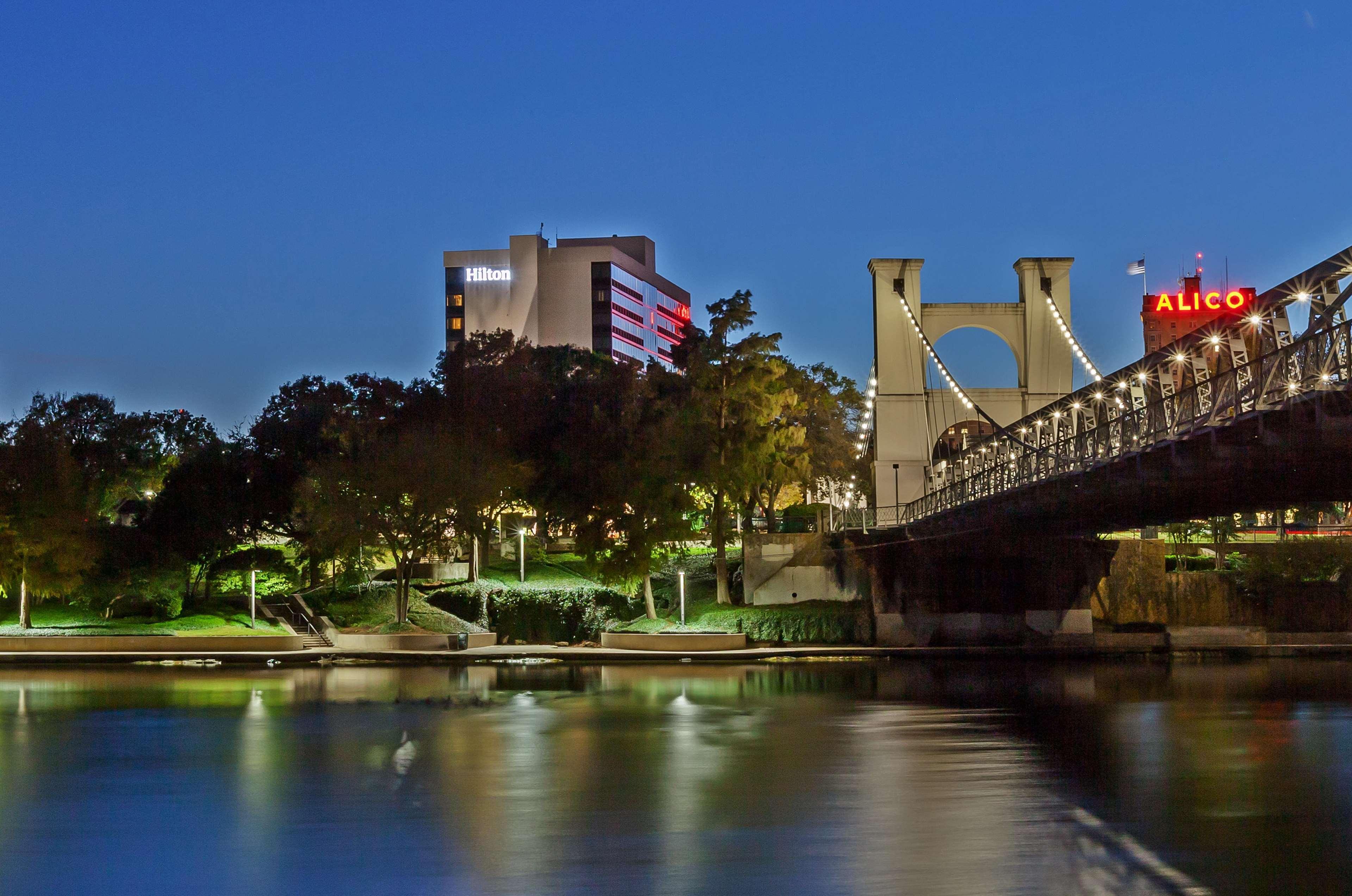 Hotel Hilton Waco Esterno foto