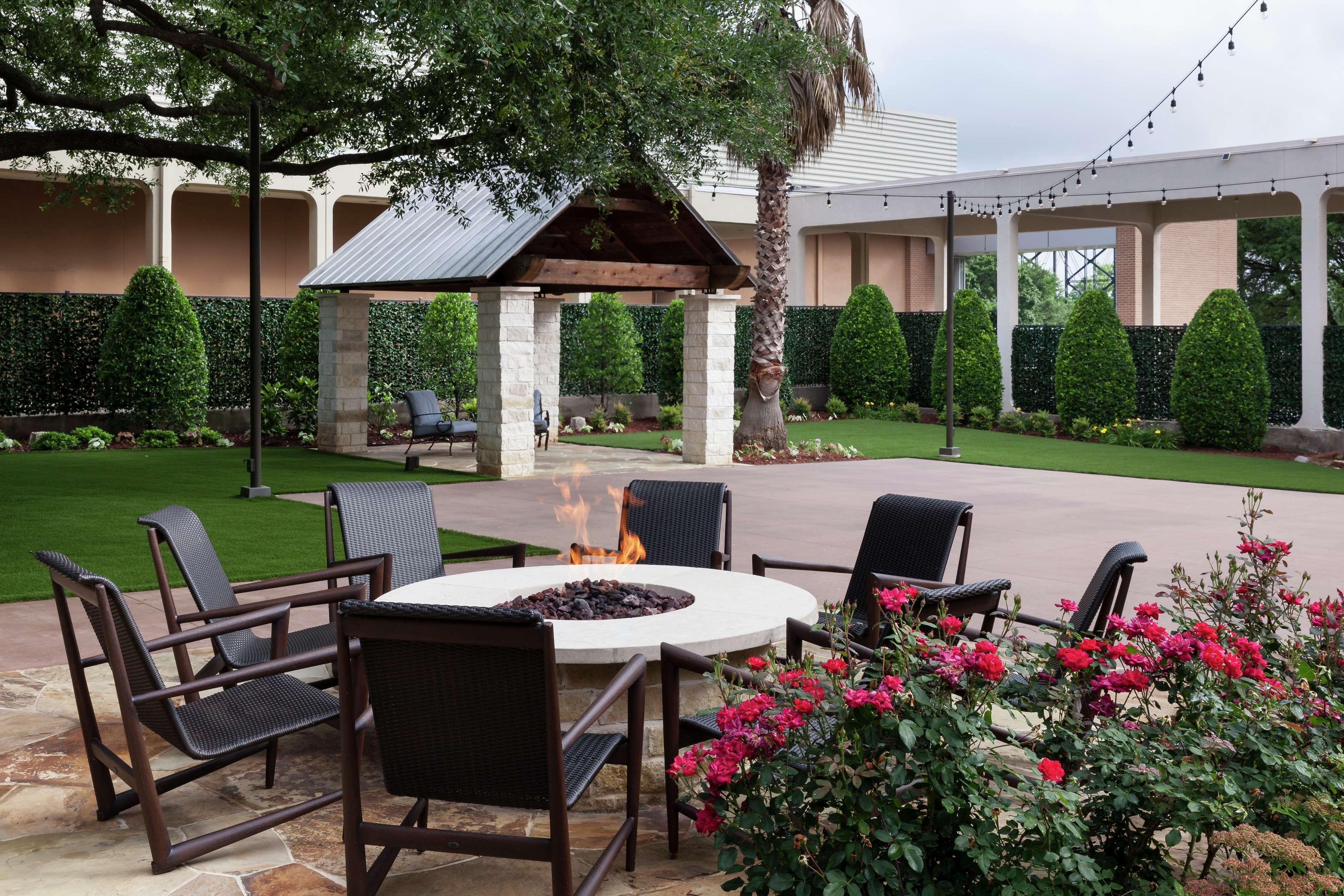 Hotel Hilton Waco Esterno foto