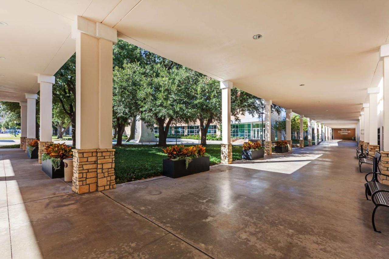 Hotel Hilton Waco Esterno foto
